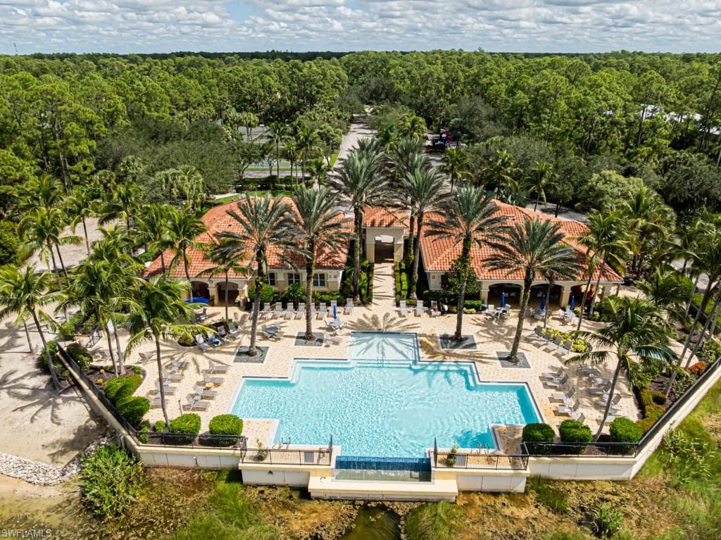 1886 Tarpon Bay Dr S 301, Naples, FL 34119-18