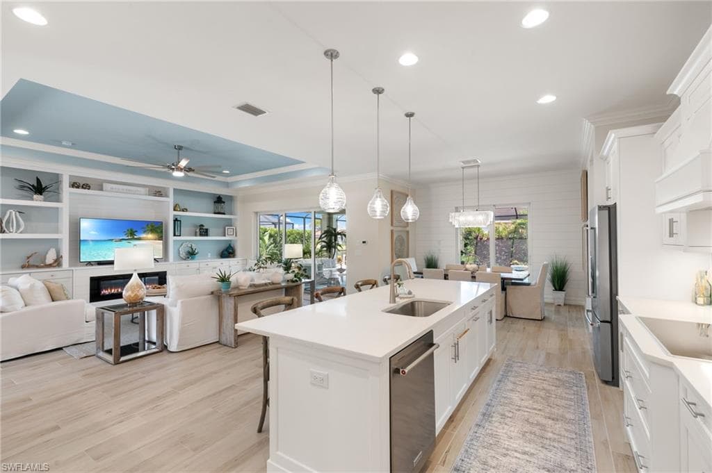 14303 Neptune Ave, Naples, FL 34114-14