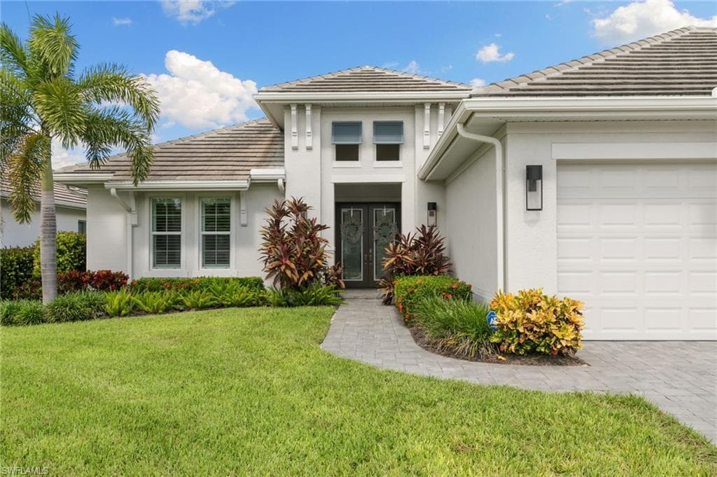 14303 Neptune Ave, Naples, FL 34114-3