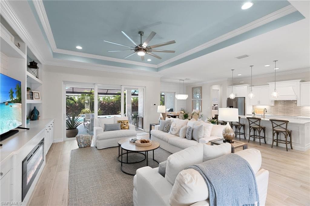 14303 Neptune Ave, Naples, FL 34114-5