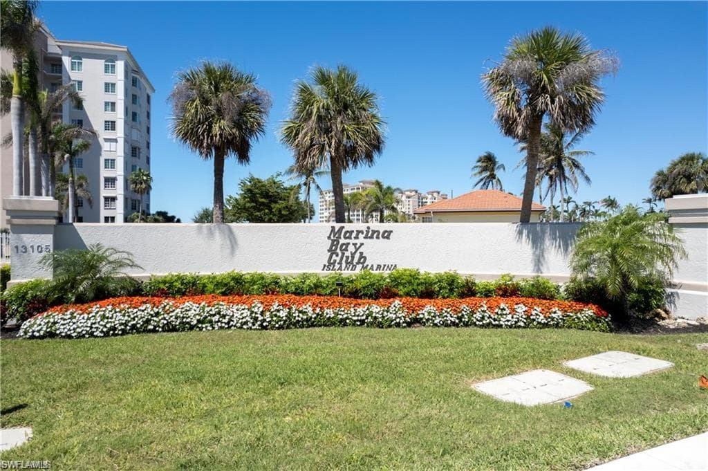 13105 Vanderbilt Dr 405, Naples, FL 34110-15