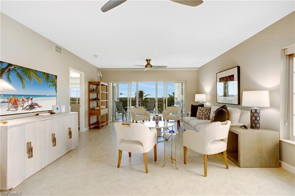 13105 Vanderbilt Dr 405, Naples, FL 34110-2