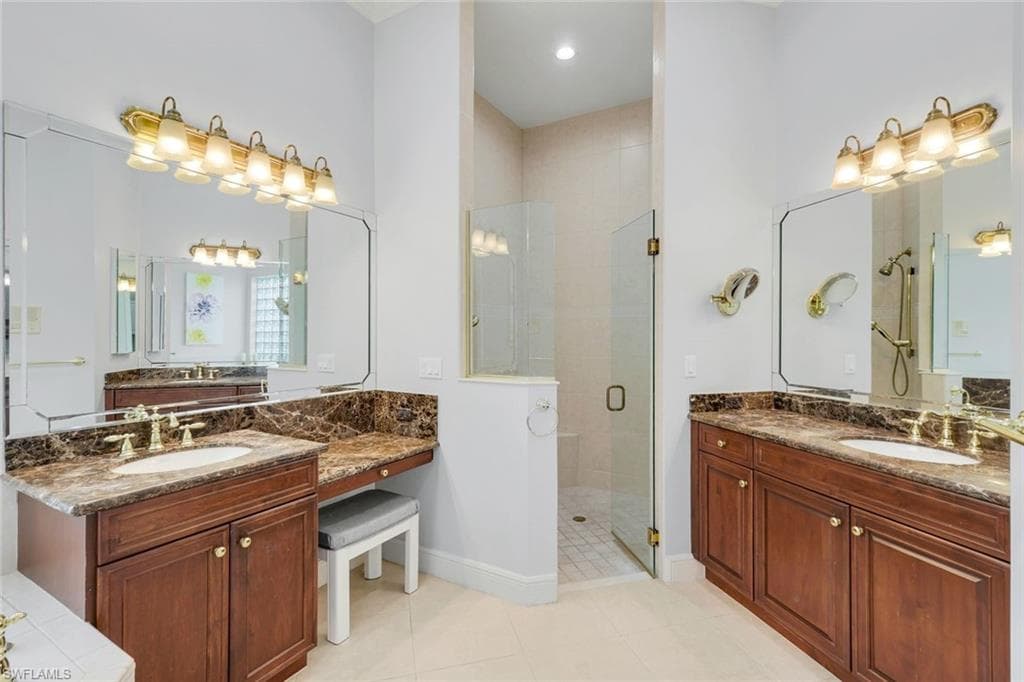 5799 Hammock Isles Dr, Naples, FL 34119-20