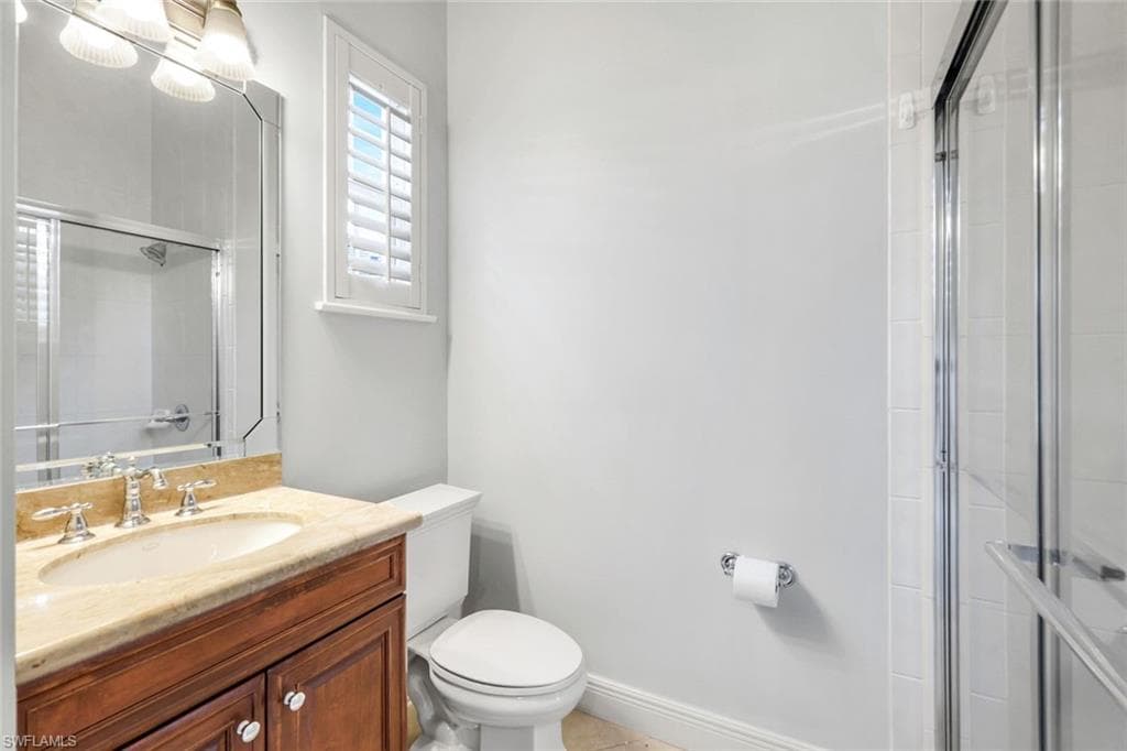 5799 Hammock Isles Dr, Naples, FL 34119-27