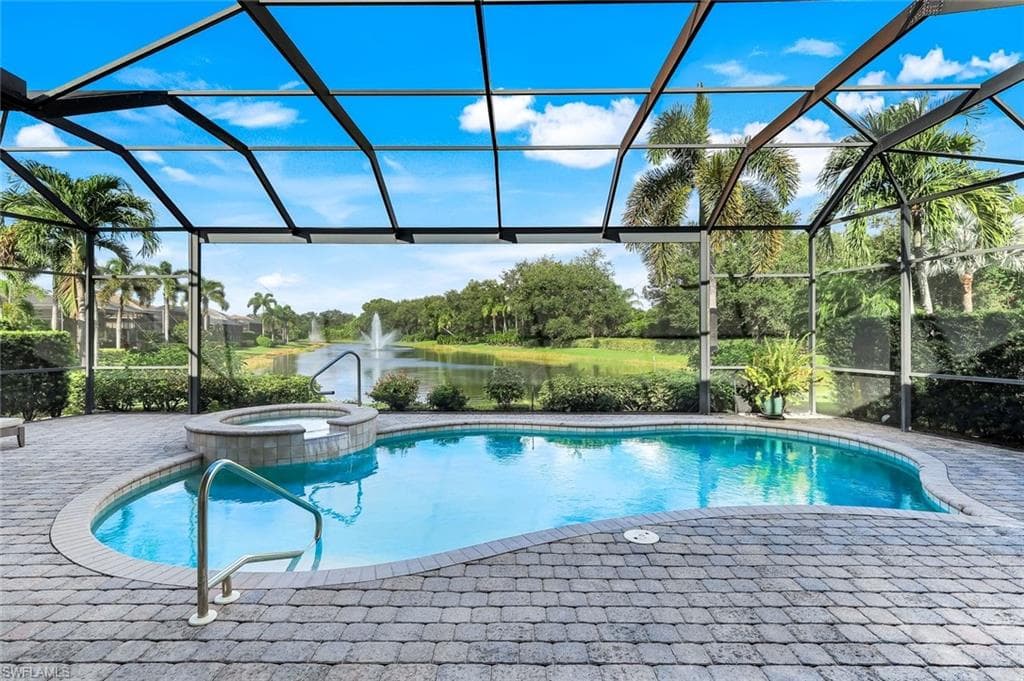 5799 Hammock Isles Dr, Naples, FL 34119-1