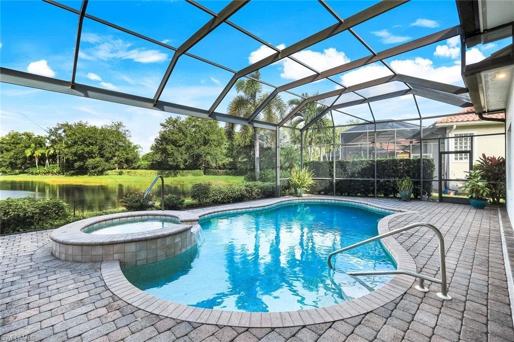 5799 Hammock Isles Dr, Naples, FL 34119-33
