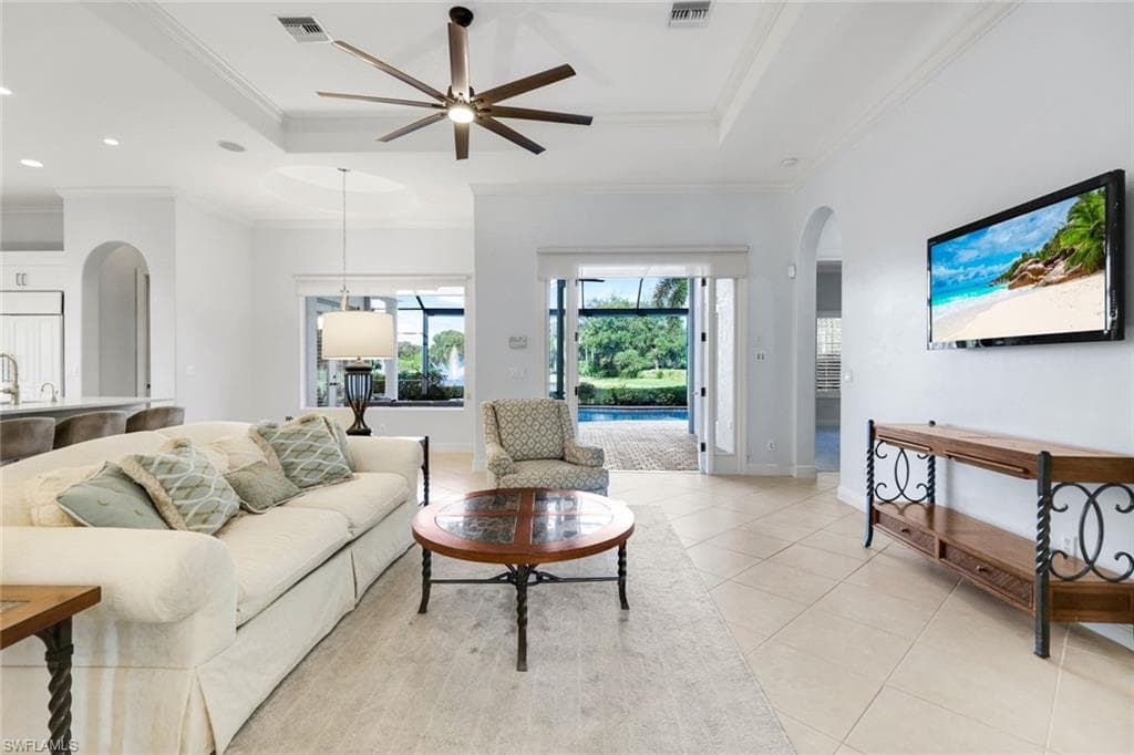 5799 Hammock Isles Dr, Naples, FL 34119-4