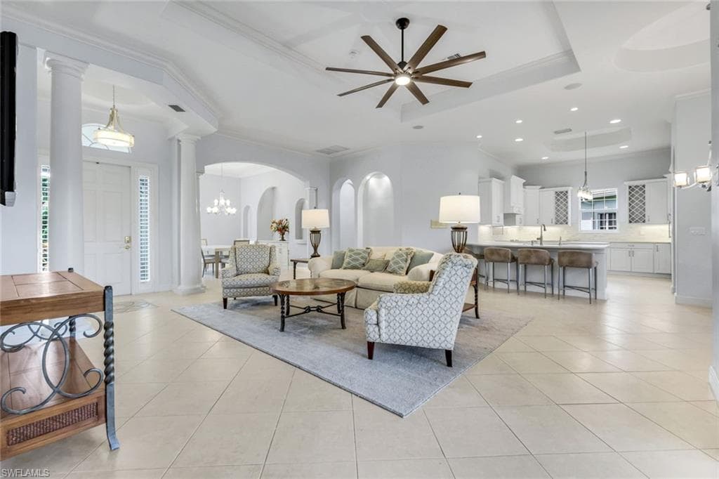 5799 Hammock Isles Dr, Naples, FL 34119-5