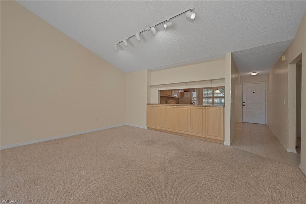 3001 Sandpiper Bay Cir B303, Naples, FL 34112-8