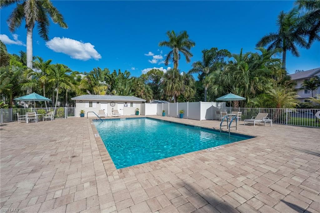 3001 Sandpiper Bay Cir B303, Naples, FL 34112-2
