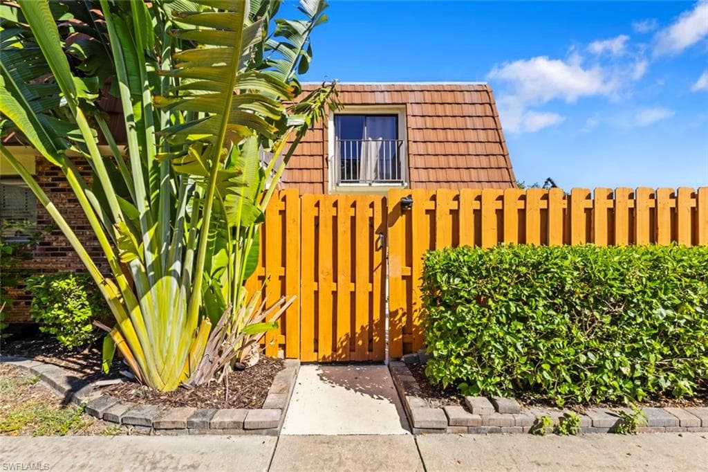 1454 Park Shore Cir 2, Fort Myers, FL 33901-2