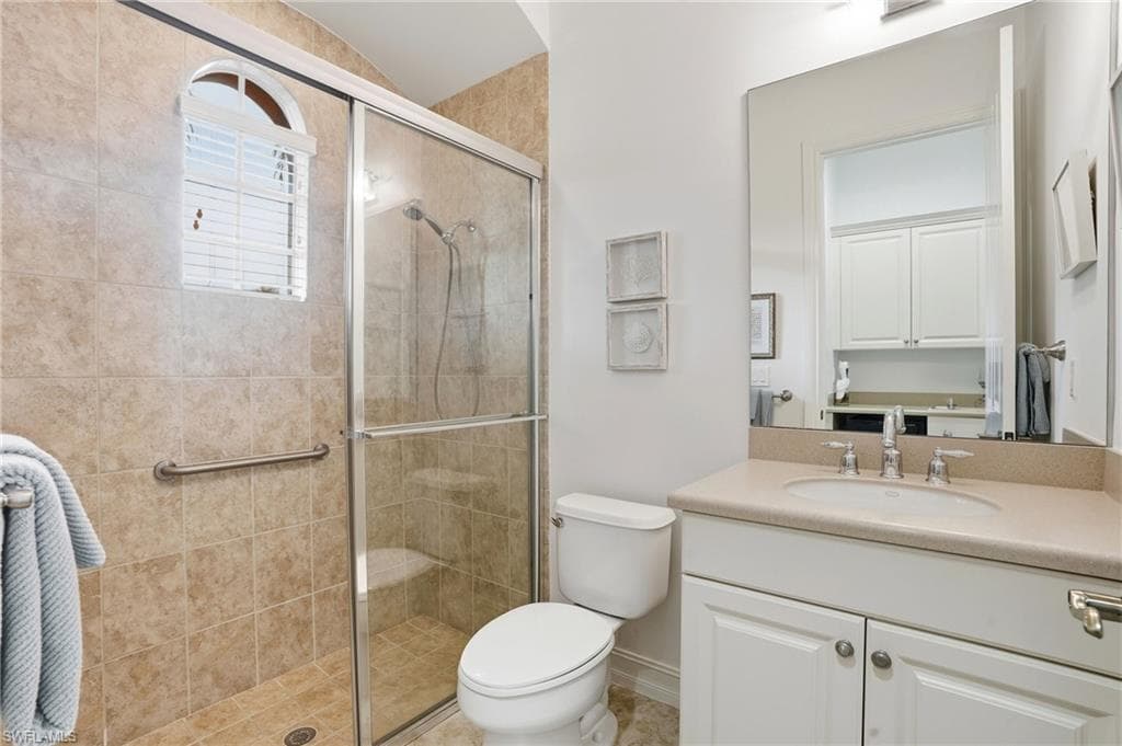 7840 Valencia Ct, Naples, FL 34113-15