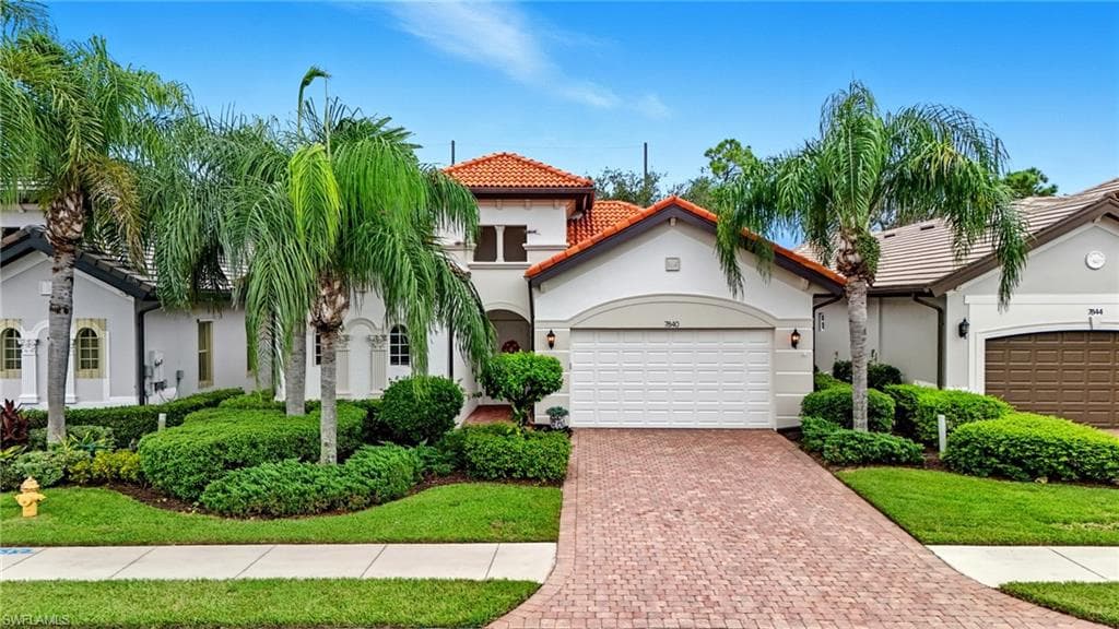 7840 Valencia Ct, Naples, FL 34113-1