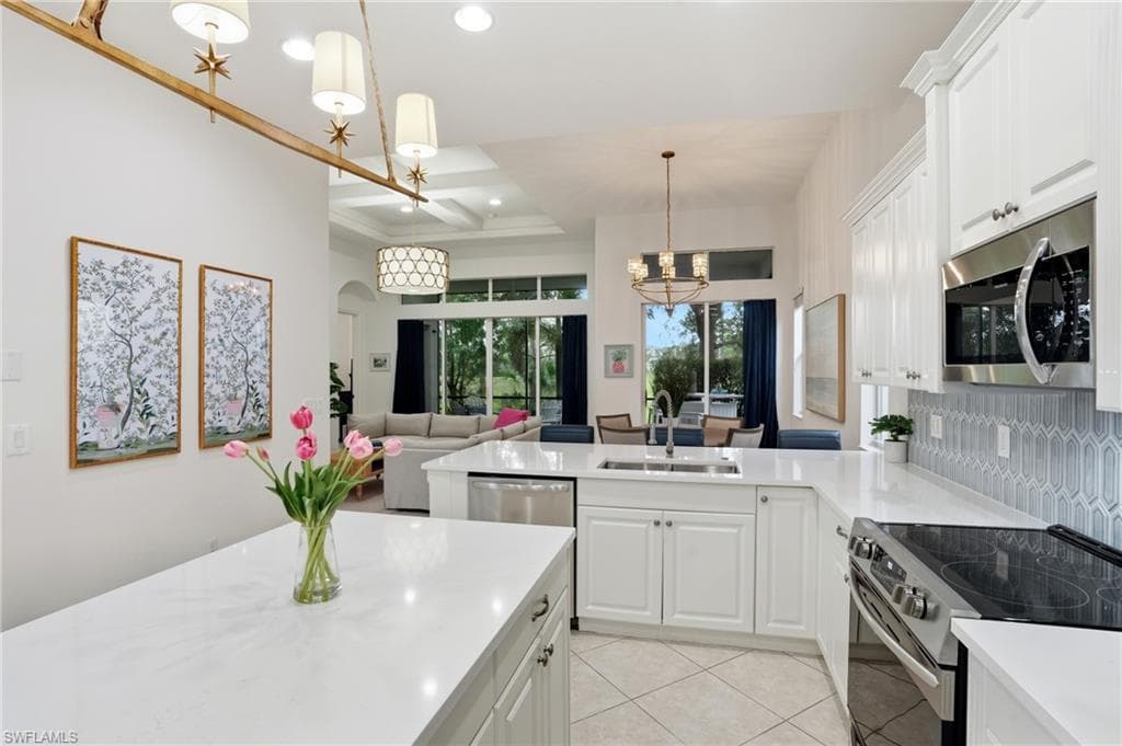 7840 Valencia Ct, Naples, FL 34113-6
