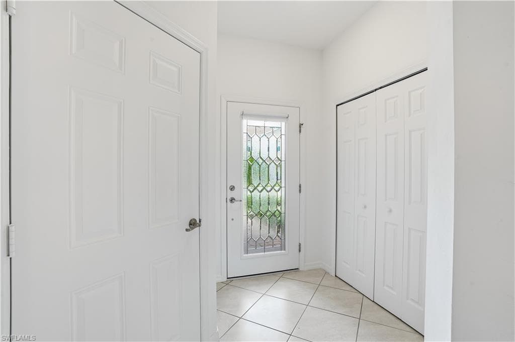 2870 Blossom Way, Naples, FL 34120-3