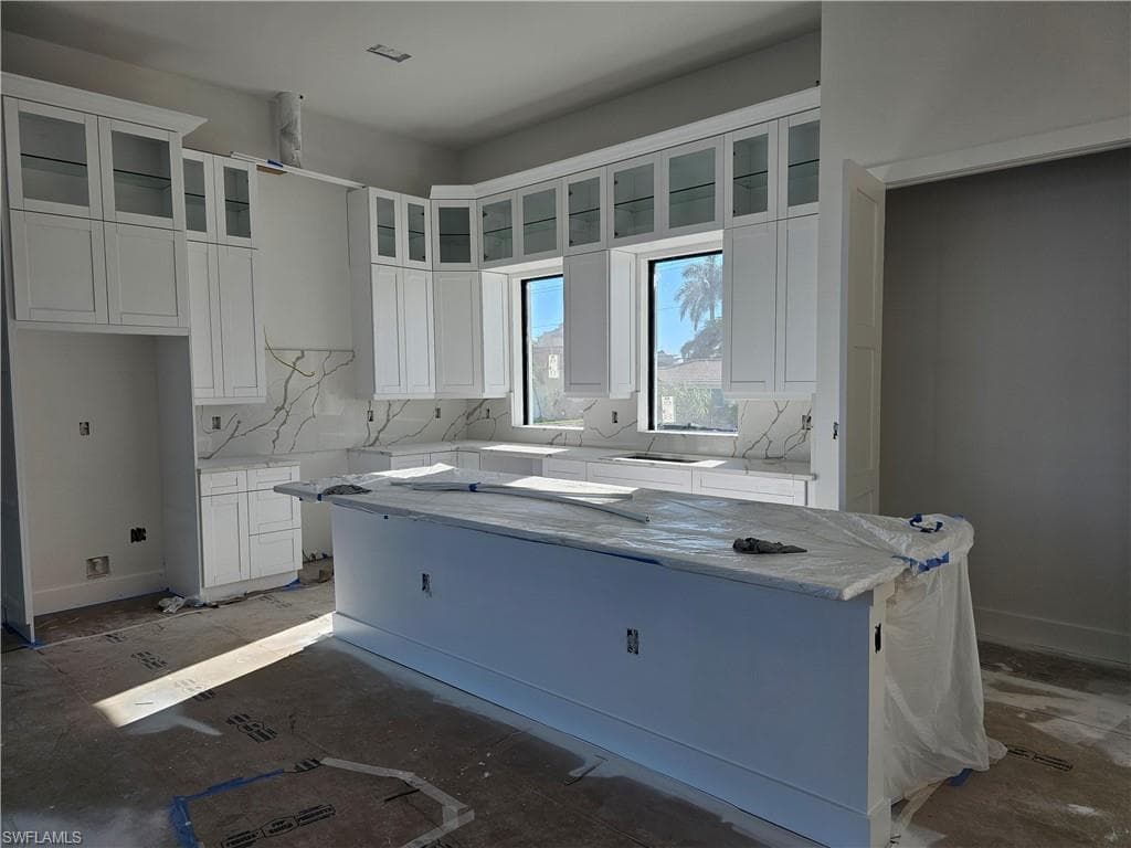 211 Landmark St, Marco Island, FL 34145-4