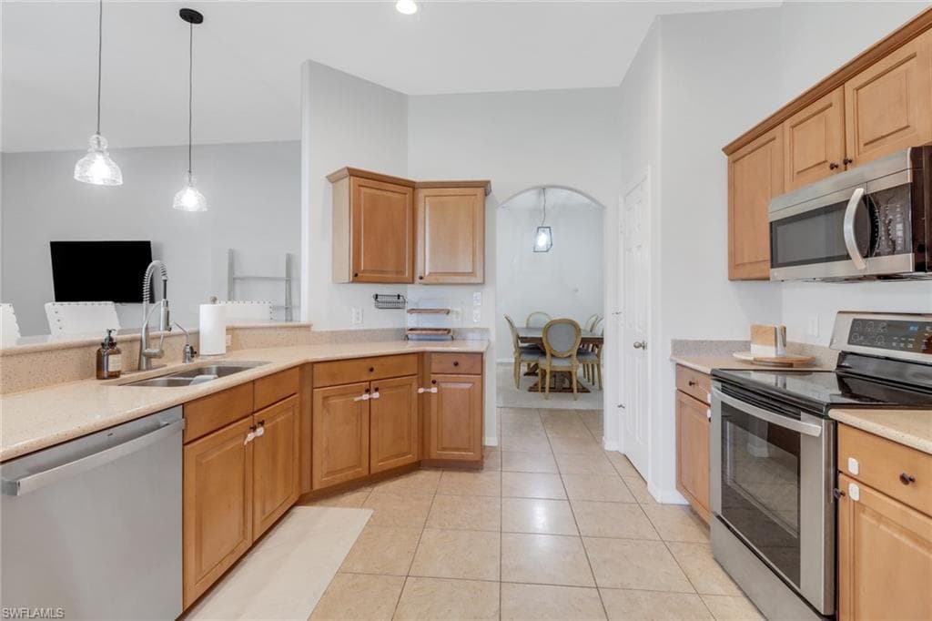 2642 Orange Grove Trl, Naples, FL 34120-8