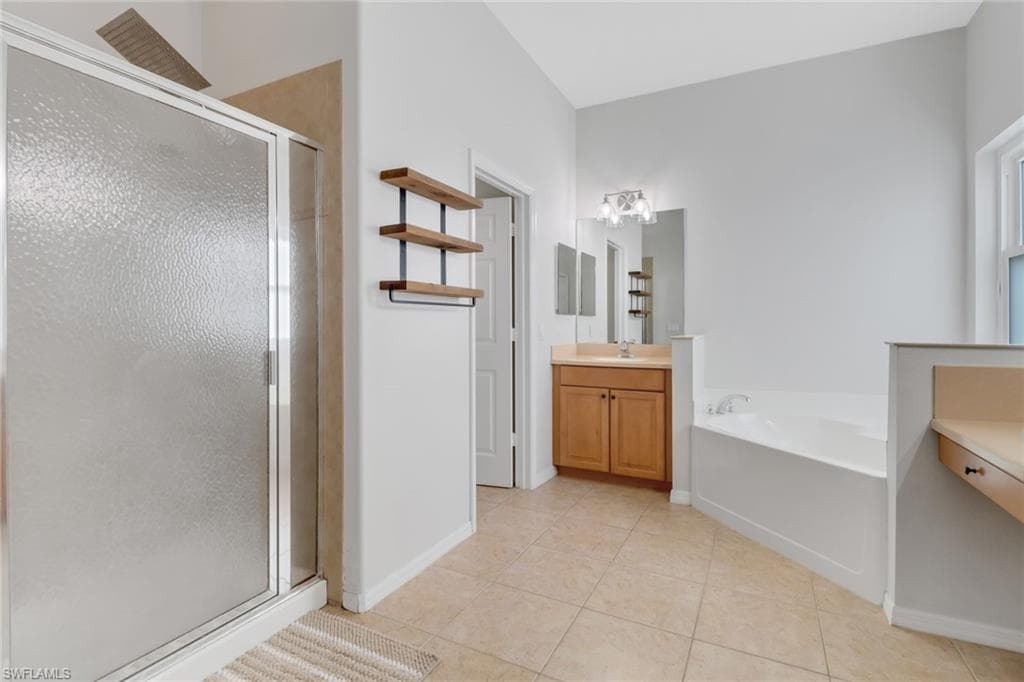 2642 Orange Grove Trl, Naples, FL 34120-17