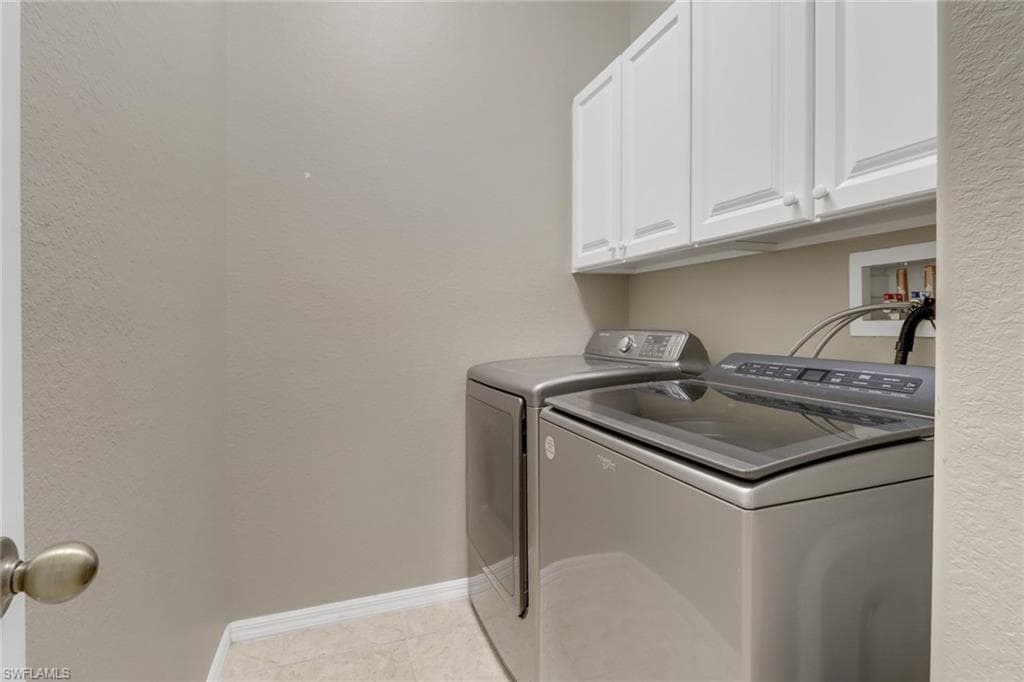 2642 Orange Grove Trl, Naples, FL 34120-22