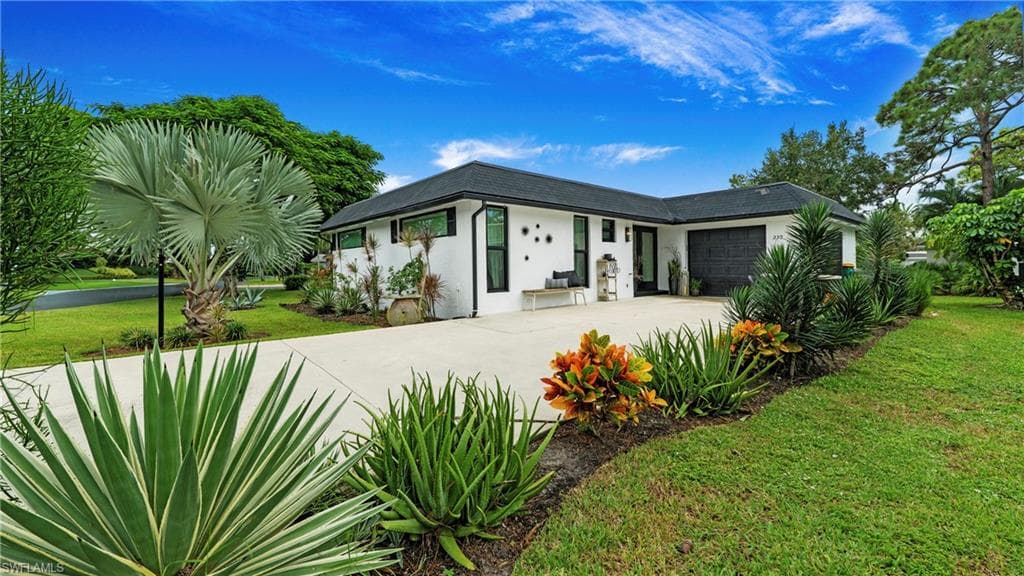 230 Georgetown Blvd 45, Naples, FL 34112-29