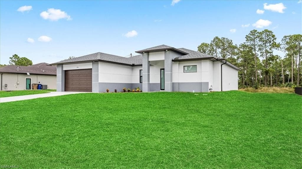 1116 Clayton Ave, Lehigh Acres, FL 33972-5