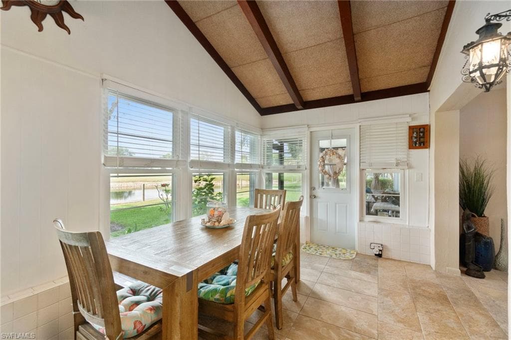 1037 Forest Lakes Dr 8d, Naples, FL 34105-8