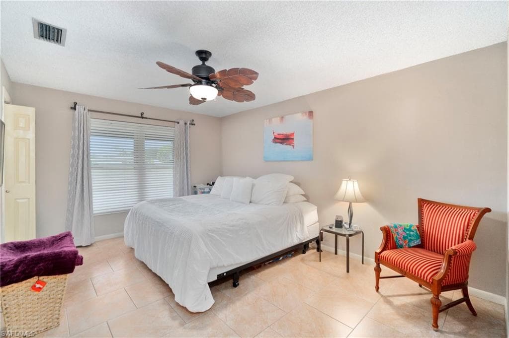 1037 Forest Lakes Dr 8d, Naples, FL 34105-15