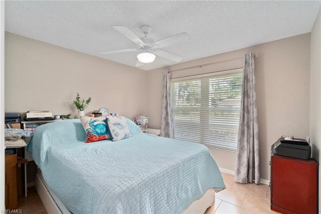 1037 Forest Lakes Dr 8d, Naples, FL 34105-17