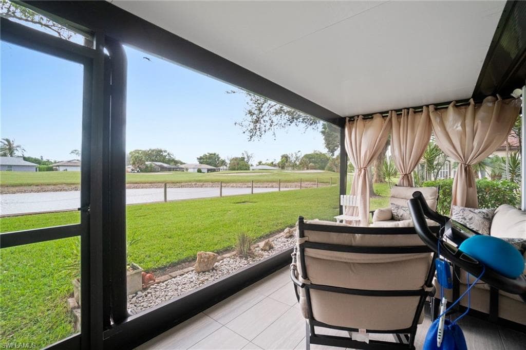 1037 Forest Lakes Dr 8d, Naples, FL 34105-21