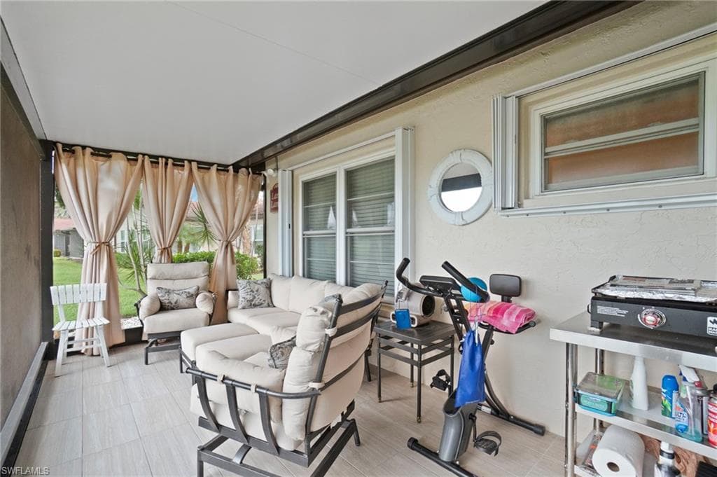 1037 Forest Lakes Dr 8d, Naples, FL 34105-23