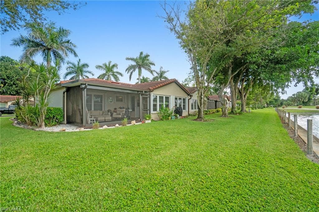 1037 Forest Lakes Dr 8d, Naples, FL 34105-25