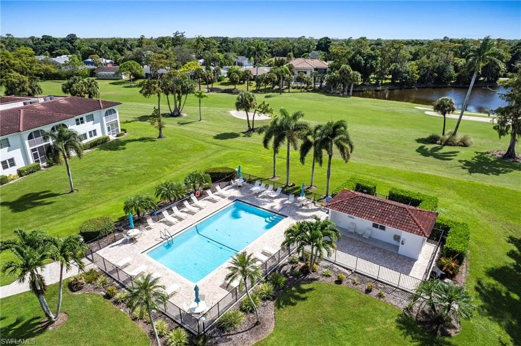 1037 Forest Lakes Dr 8d, Naples, FL 34105-31