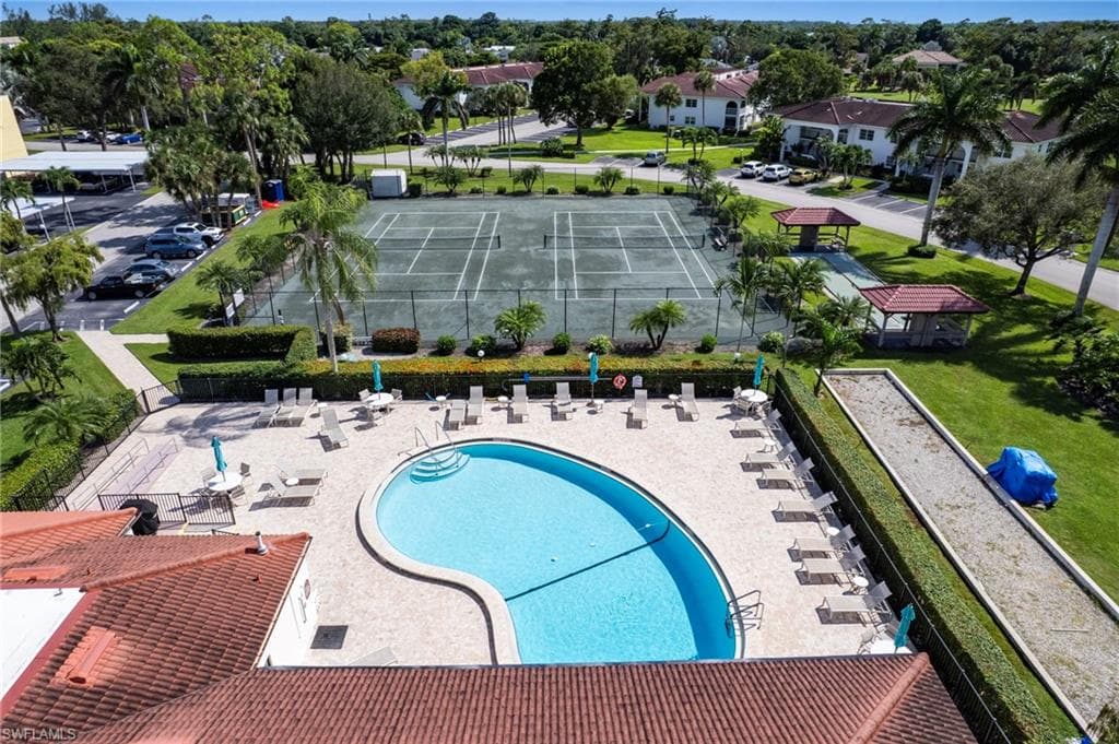 1037 Forest Lakes Dr 8d, Naples, FL 34105-32