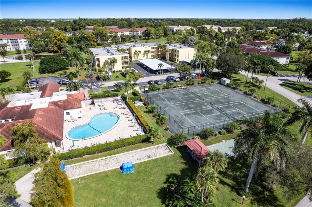 1037 Forest Lakes Dr 8d, Naples, FL 34105-33