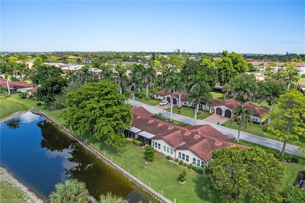 1037 Forest Lakes Dr 8d, Naples, FL 34105-39