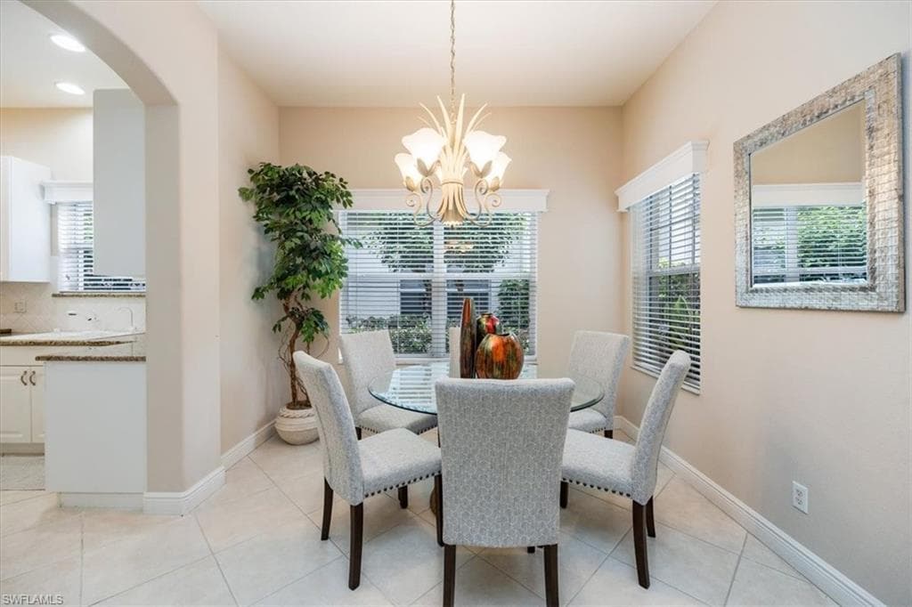 913 Vistana Cir 7, Naples, FL 34119-9