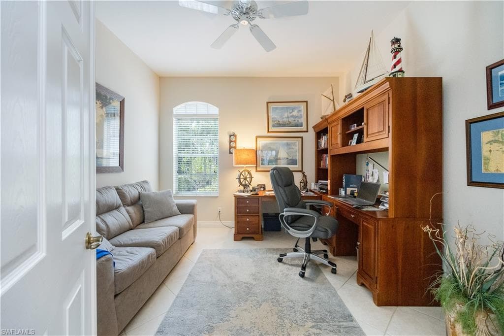 913 Vistana Cir 7, Naples, FL 34119-11