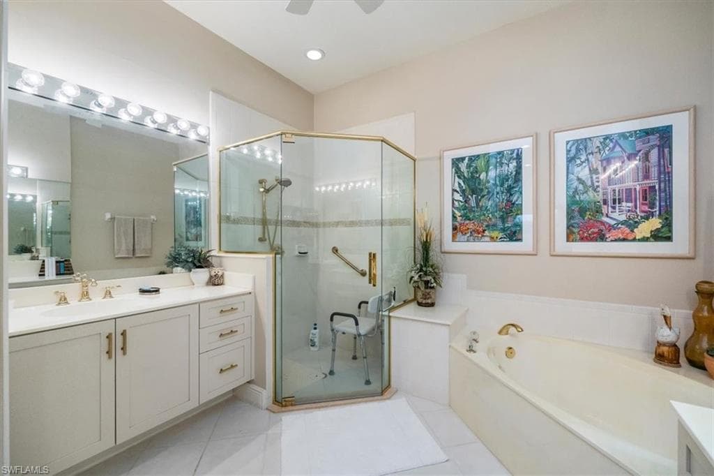 913 Vistana Cir 7, Naples, FL 34119-18