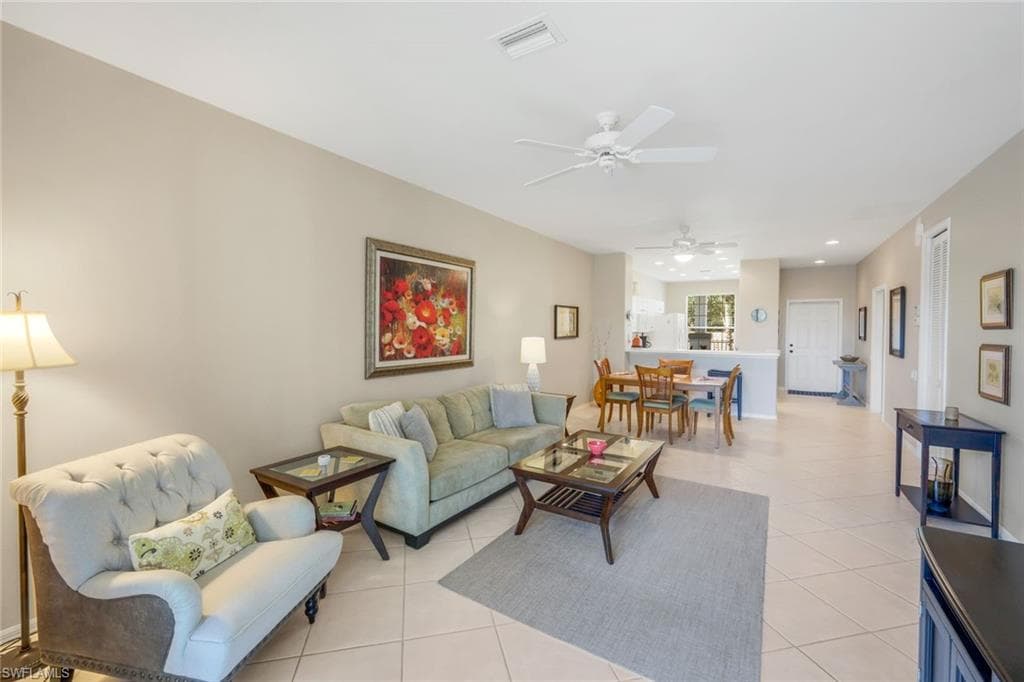 8247 Parkstone Pl 205, Naples, FL 34120-8