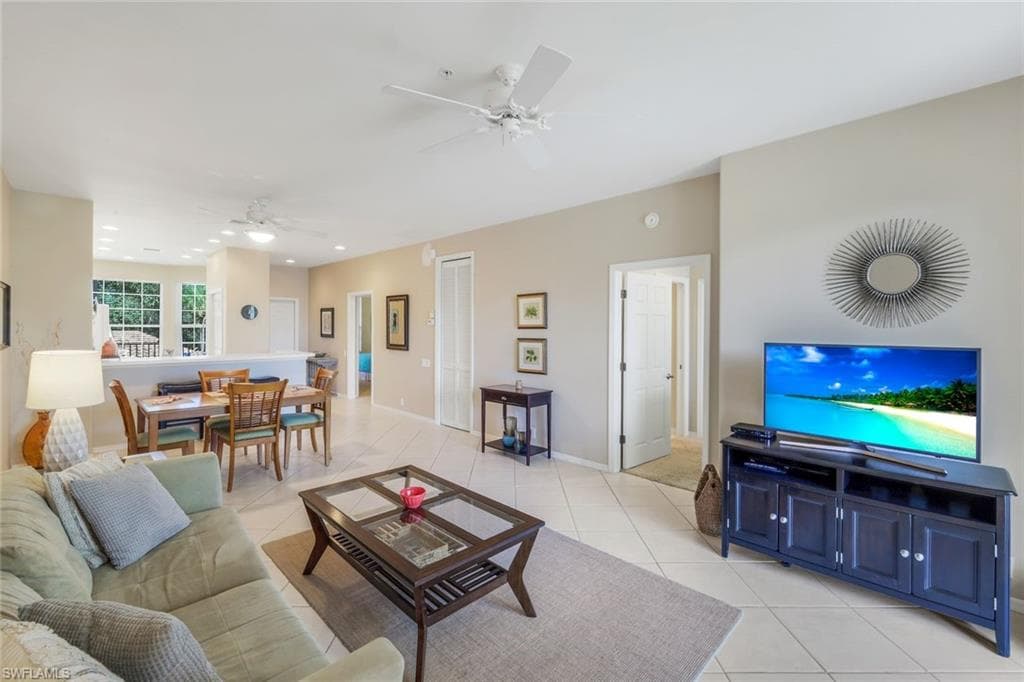 8247 Parkstone Pl 205, Naples, FL 34120-9