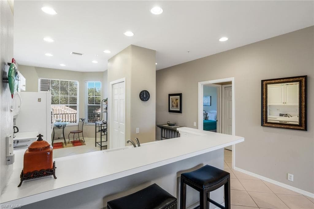 8247 Parkstone Pl 205, Naples, FL 34120-11