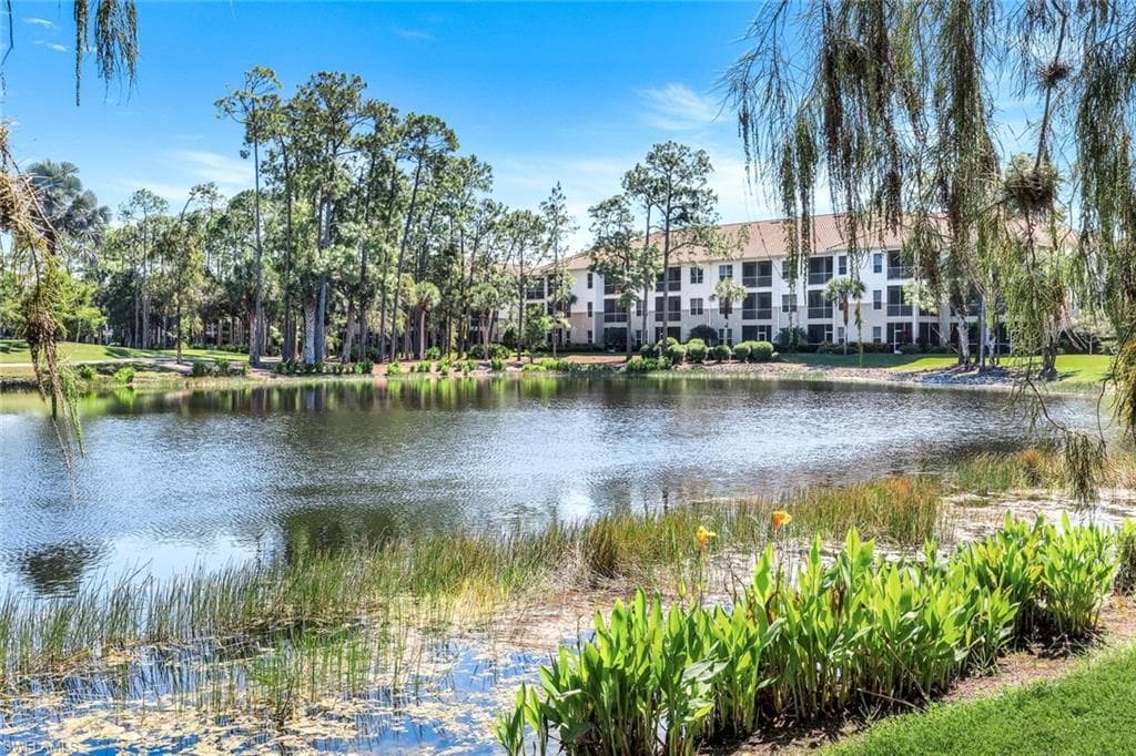 8247 Parkstone Pl 205, Naples, FL 34120-3