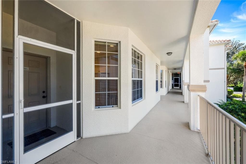 8247 Parkstone Pl 205, Naples, FL 34120-5