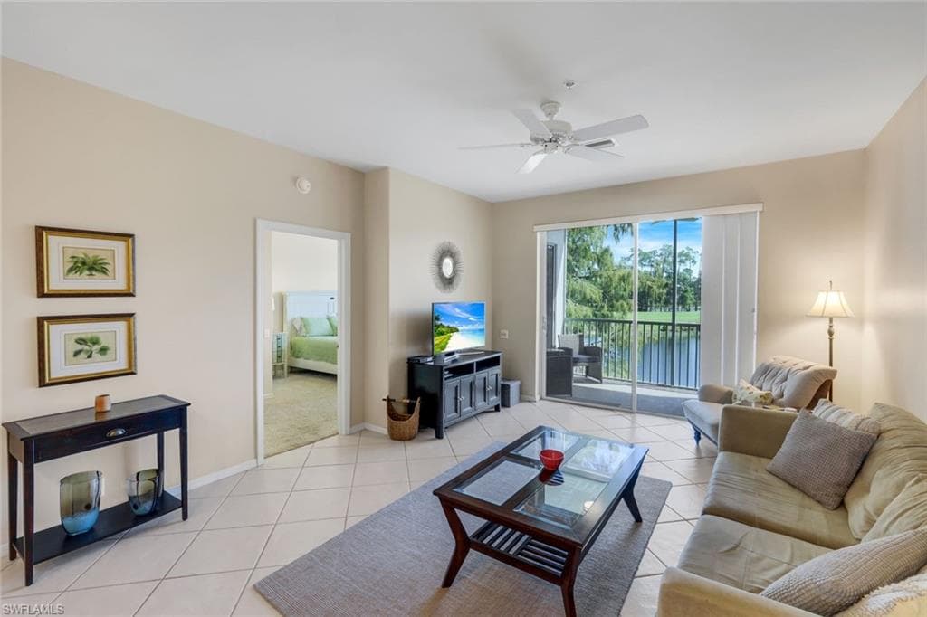 8247 Parkstone Pl 205, Naples, FL 34120-7