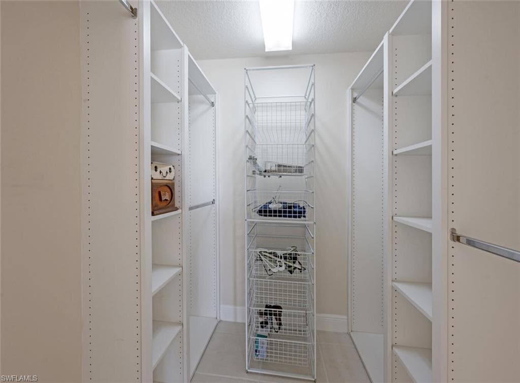 4231 Redonda Ln, Naples, FL 34119-12