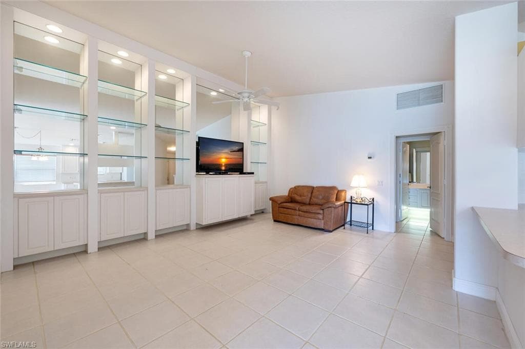 4231 Redonda Ln, Naples, FL 34119-5