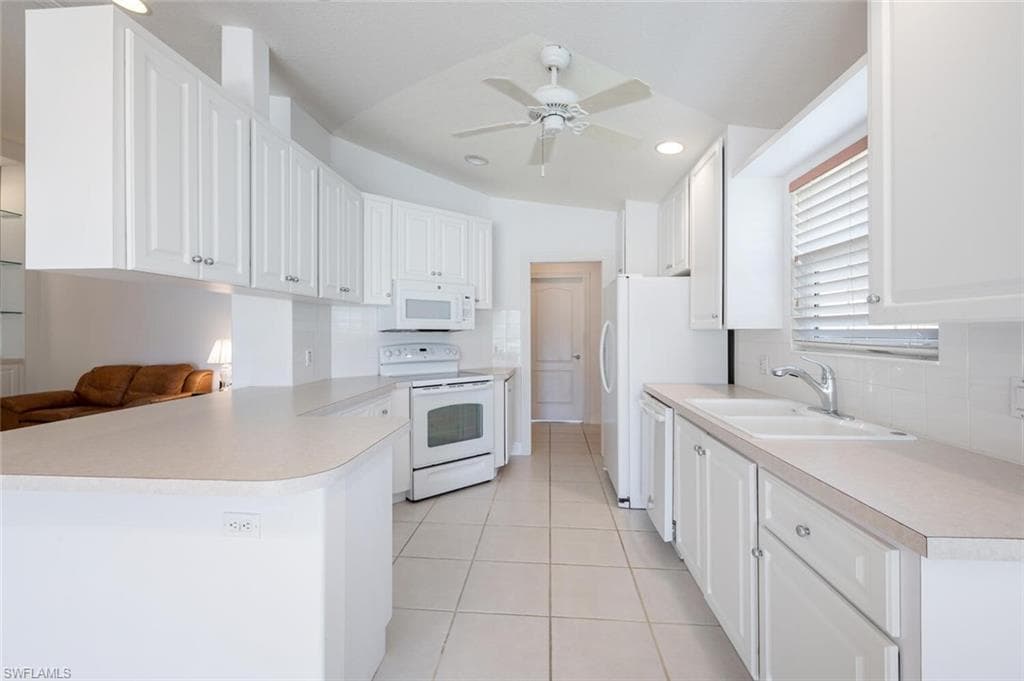 4231 Redonda Ln, Naples, FL 34119-7