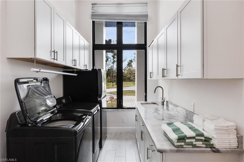 6423 Livingston Woods Ln, Naples, FL 34109-13