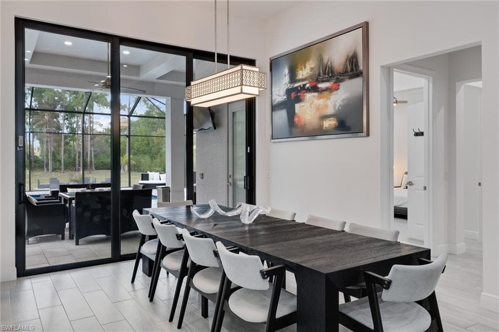 6423 Livingston Woods Ln, Naples, FL 34109-6