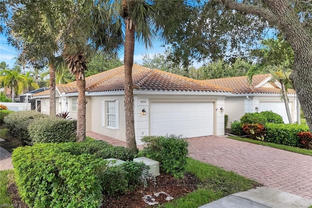 4155 Saint George Ln, Naples, FL 34119-4
